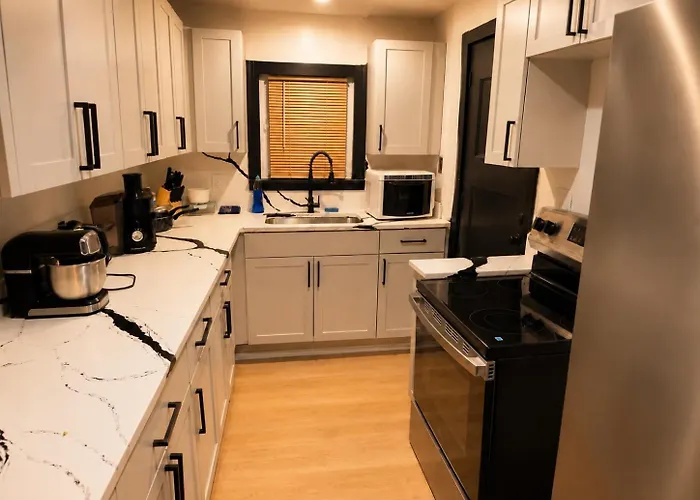 Modern Home, 2 For Professionals And Families